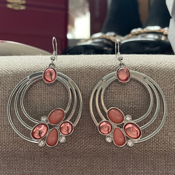 ✨Silver and Pink Stones Drop Pierced Earrings✨NEW - Picture 3 of 4